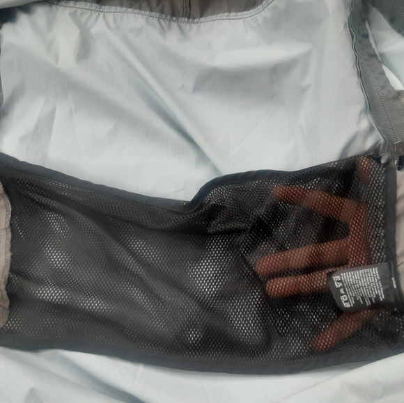 Helly Hansen Convertible Bike/Multisport Waterproof Jacket,Rear Cargo Pocket,EUC - Picture 7 of 8